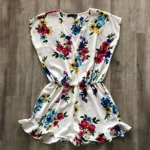 Honey Punch Floral Romper 🌸